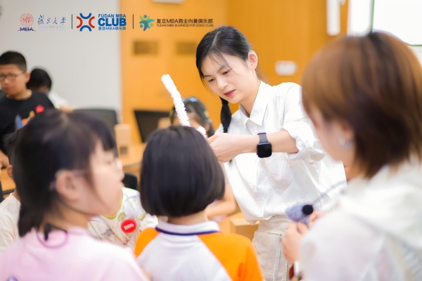 走进复旦百年名校！安湃声菁英夏令营听力关爱公益活动，用科技点亮“新声” 