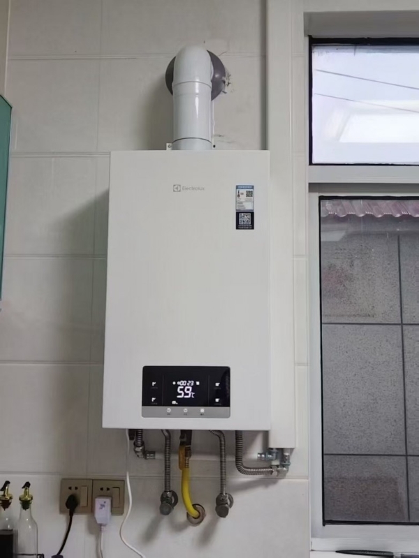 伊莱克斯VT1壁挂炉使用一年真实感受：恒温稳、适配强