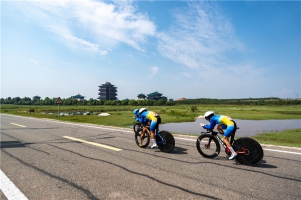 2026年中国公路自行车联赛总决赛（鄂尔多斯）在内蒙古鄂尔多斯圆满落幕 
