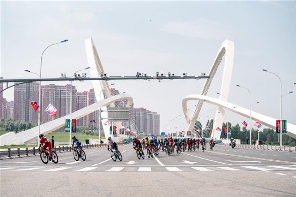 2026年中国公路自行车联赛总决赛（鄂尔多斯）在内蒙古鄂尔多斯圆满落幕 