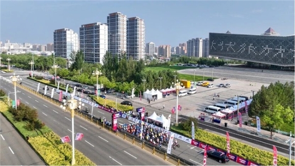 2026年中国公路自行车联赛总决赛（鄂尔多斯）在内蒙古鄂尔多斯圆满落幕 