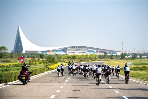 2026年中国公路自行车联赛总决赛（鄂尔多斯）在内蒙古鄂尔多斯圆满落幕 