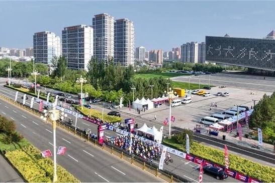 2026年中国公路自行车联赛总决赛（鄂尔多斯）在内蒙古鄂尔多斯圆满落幕 