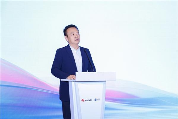 华为云与滴普科技联合发布数据智能解决方案，加速制造与零售行业AI落地 