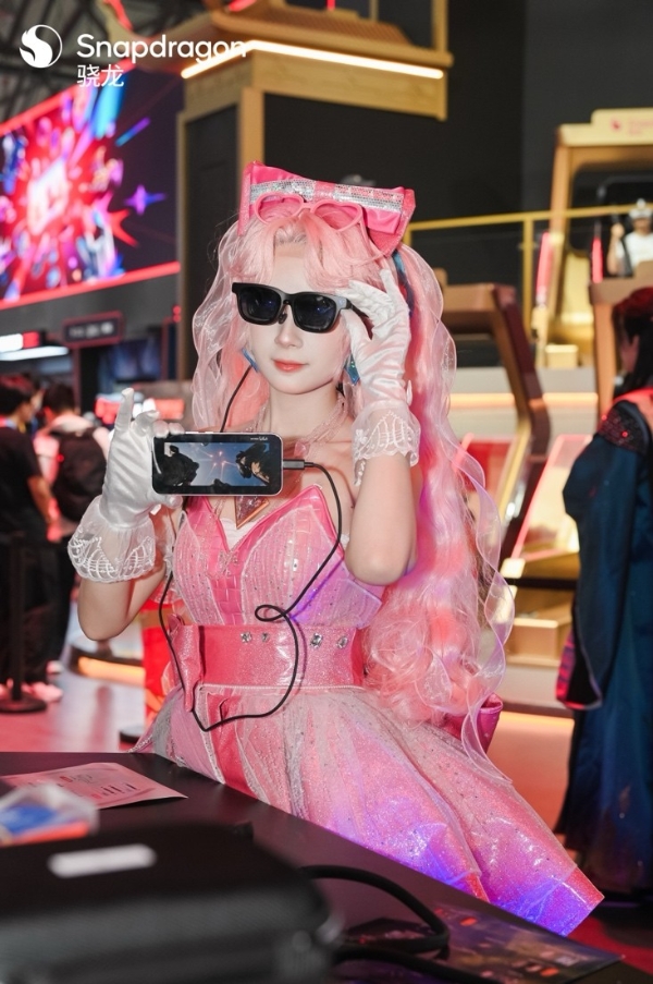 VITURE 亮相 2026 ChinaJoy：一镜在手，玩转全场！