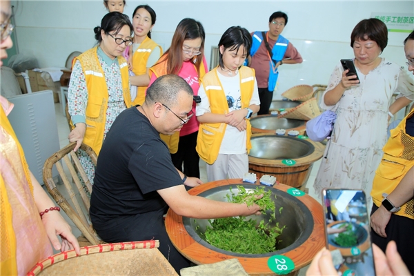 江南寻药承古韵，少年问道续岐黄 北京同仁堂中医药文化暑期研学营圆满结营