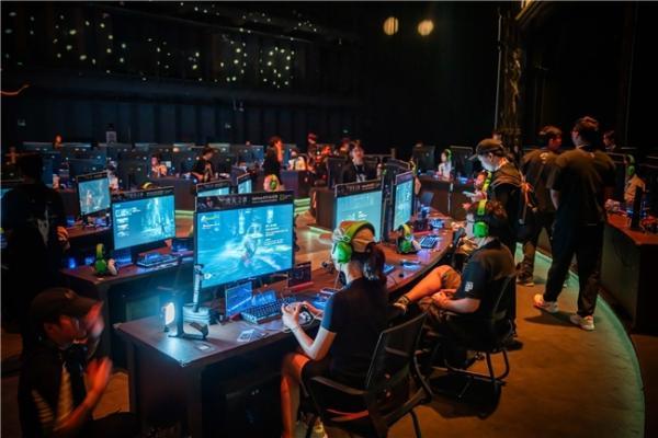 千名玩家齐聚成都，技嘉RTX 5080风魔加持《湮灭之潮》首试 