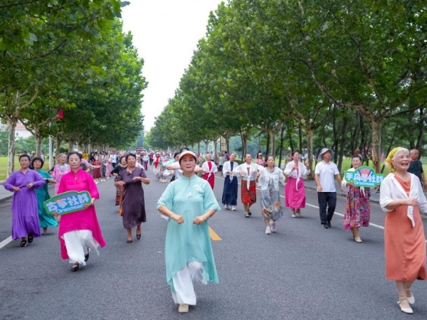 400万人涌向那香海，留住他们的是怎样的“那式生活”？丨那香海生活图鉴 