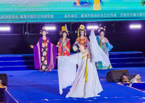 400万人涌向那香海，留住他们的是怎样的“那式生活”？丨那香海生活图鉴 