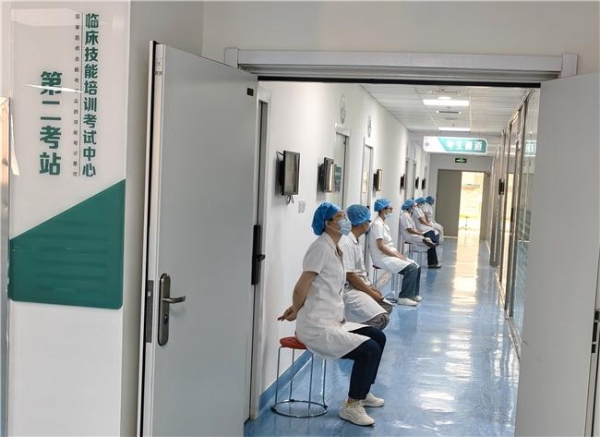 巴彦淖尔市医院圆满完成2026年住院医师规范化培训结业考核工作 