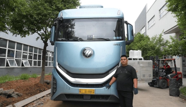 与欧曼同行 高效之路！欧曼银河燃气车：孟师傅跨省长途干线增收利器 