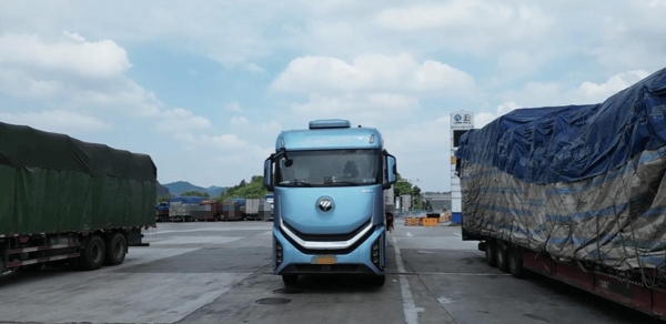 与欧曼同行 高效之路！欧曼银河燃气车：孟师傅跨省长途干线增收利器 