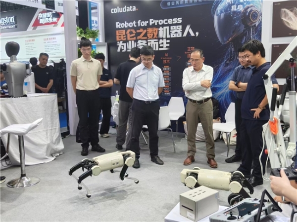 昆仑之数亮相2026具身智能大会：用“数据石油”炼就人形机器人“进化燃料”