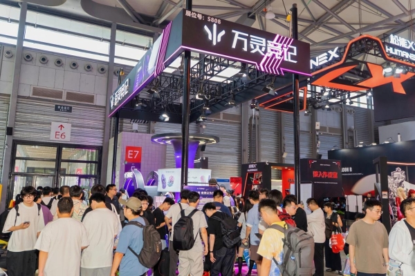 人从众，2026 ChinaJoy展会首日万灵竞记稳居流量C位 