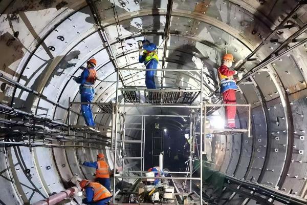 地铁隧道钢环加固：卡本锚固、封边、填充成套方案 