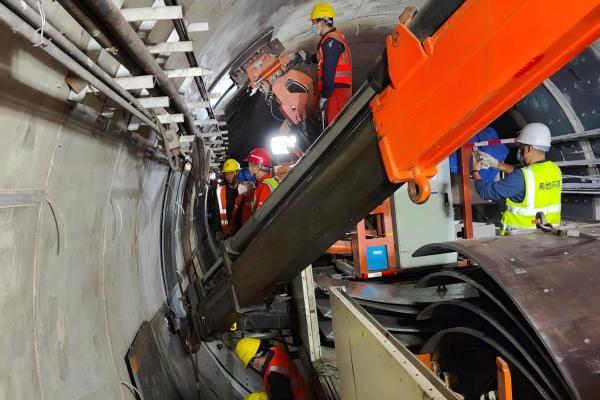 地铁隧道钢环加固：卡本锚固、封边、填充成套方案 