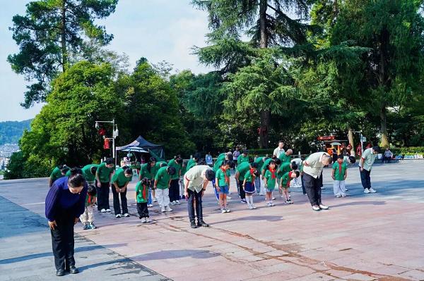 踏遍黔地红色热土，厚植家国少年初心丨奥吉娜集团“重走长征路”贵州红色研学圆满收官 