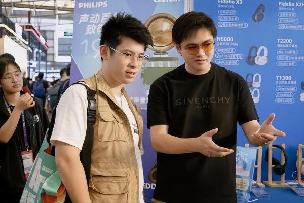 飞利浦影音ChinaJoy首秀：“黄色风暴”Moving Sound全系登陆中国 