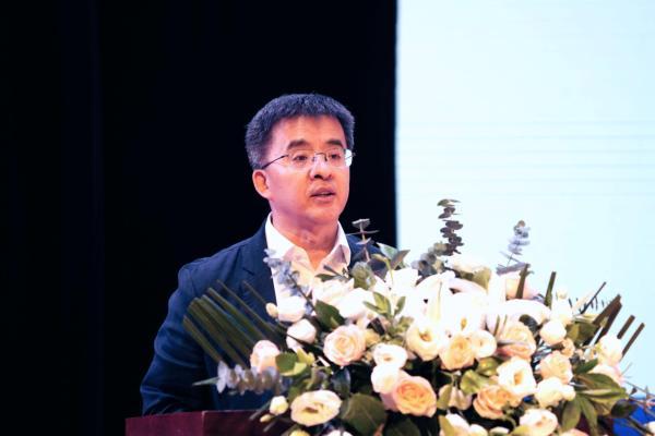 百校齐聚冰城竞锋芒，十一载薪火铸匠心：第十一届“雄鹰杯”小动物医师技能大赛盛大开幕 