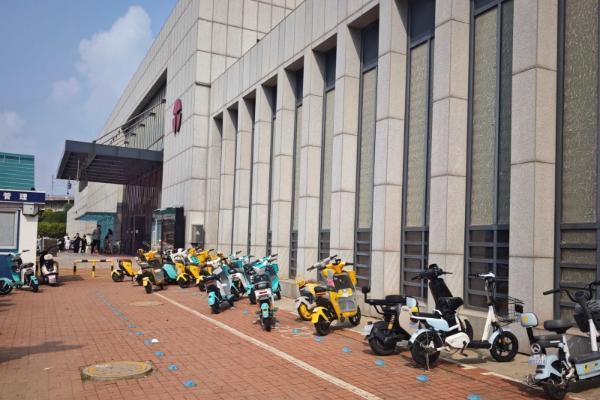 一镇一“圈”骑行难破局 西青共享电单车困在镇界之间 
