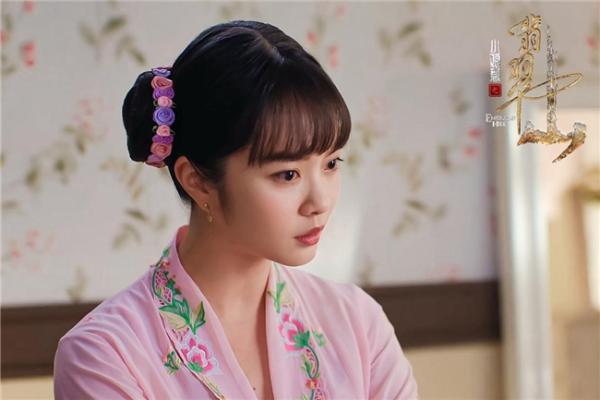 《小娘惹之翡翠山》热度飙升 黄暄婷凭“张安娜”交出亮眼口碑成绩单 