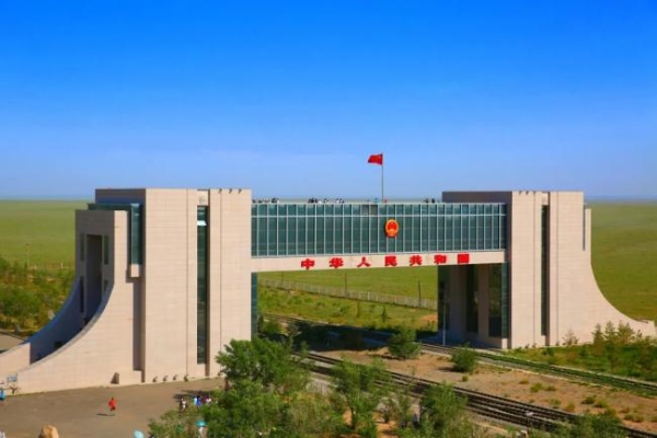 在锡林郭勒“跨境串门"成日常！二连浩特至扎门乌德跨境一日游正式开通 