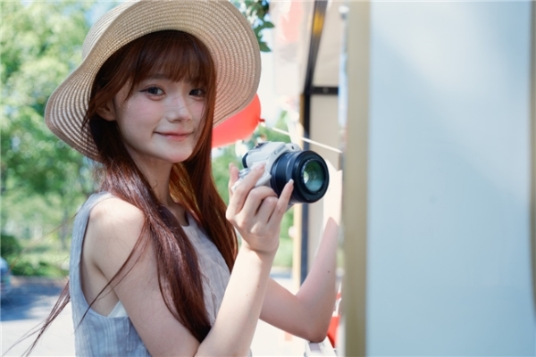上手佳能 EOS R50：直出能打颜值在线，入门人像的省心之选 