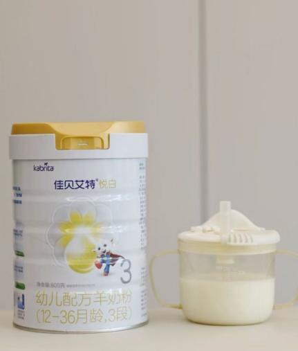 抓牢吸收与奶量标准，解答宝宝不长肉断奶后喝什么奶粉好