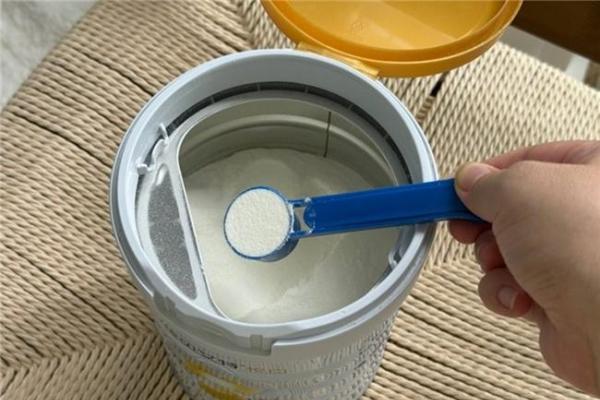 母乳转奶粉推荐什么牌子？看完这些关键信息再做决定 