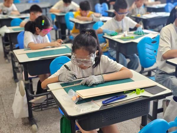 以赛育人赋能成长—第十届全国青少年无人机大赛创意飞行赛飞行器设计任务总决赛上海地区获奖选手颁奖典礼落幕 