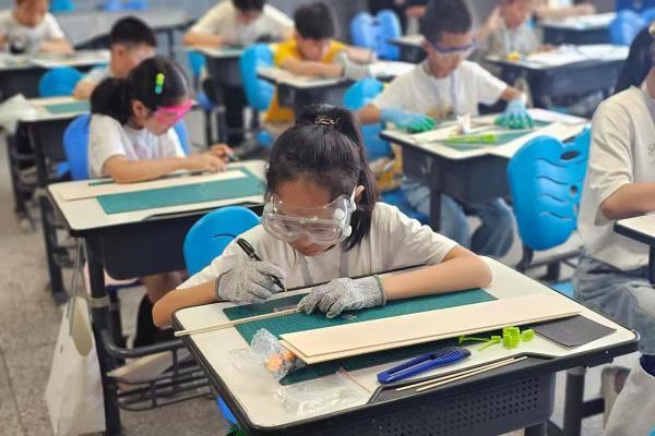 以赛育人赋能成长—第十届全国青少年无人机大赛创意飞行赛飞行器设计任务总决赛上海地区获奖选手颁奖典礼落幕 