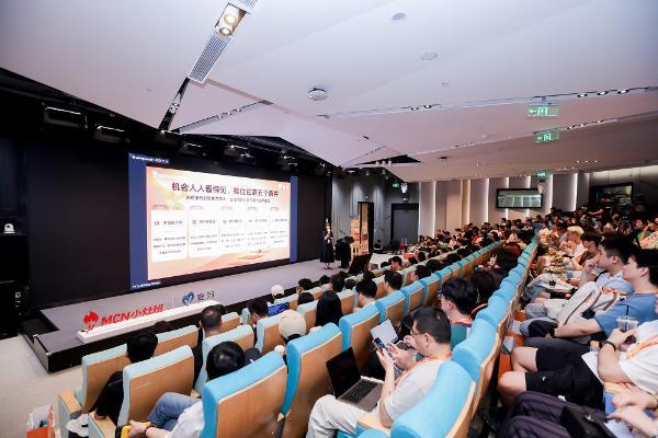 AI开始造星：麦芽用《12星练赛》等探索AI时代内容IP新路径 