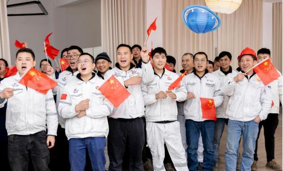 朱雀三号可回收火箭回收成功，创造中国民营航天历史，江苏新超合金栅格舵完成实战飞行验证 