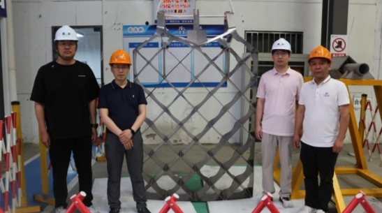 朱雀三号可回收火箭回收成功，创造中国民营航天历史，江苏新超合金栅格舵完成实战飞行验证 