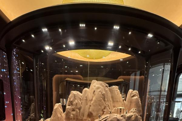 落子华中核心重奢地标！君佩进驻武汉武商 MALL，信天翁新品全国首发 