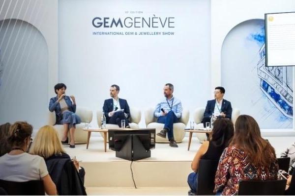 玉雕艺术家马瑞作品亮相日内瓦GEMGENEVE大师论坛