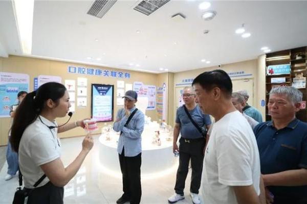 暖心双拥｜口腔科普 + 公益义诊守护老兵安康！ 