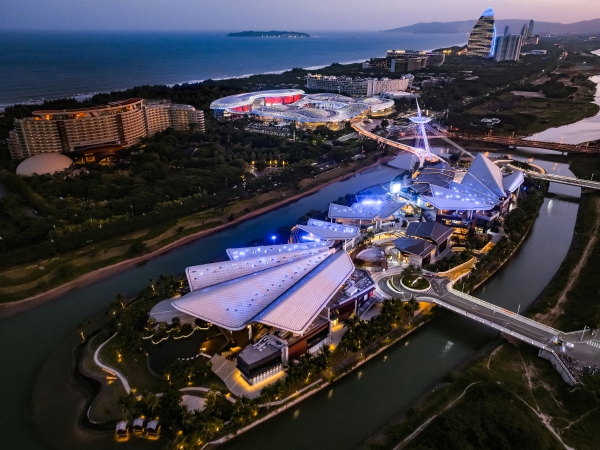十二载深耕自贸港，一座“城”的进阶 中免集团三亚国际免税城迎来开业12周年 