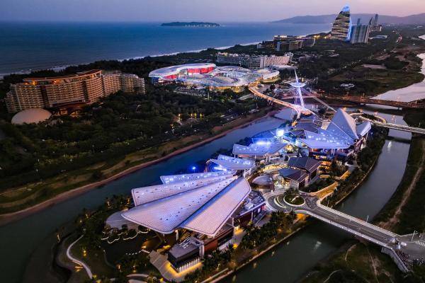 十二载深耕自贸港，一座“城”的进阶 中免集团三亚国际免税城迎来开业12周年 