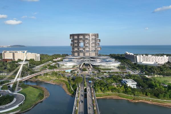 十二载深耕自贸港，一座“城”的进阶 中免集团三亚国际免税城迎来开业12周年 