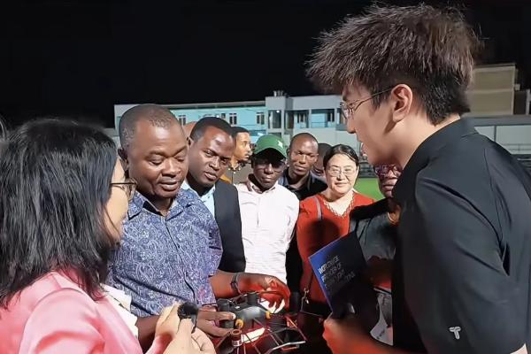 “丝绸之路万里行·多彩非洲”第二站 | 高巨创新无人机光影秀在坦桑尼亚成功举办 