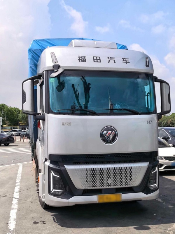 综合百公里油耗14L，有劲还省油？何师傅：欧航H7重卡打破了我的刻板印象 