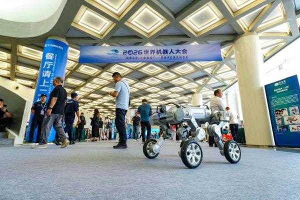 轮·车·足“三合一”，伽利略Galileo X亮相WRC2026，以大一统系统重构下一代移动底座 