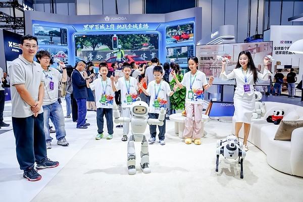 百城上岗、全域直播，墨甲把机器人真实工作现场搬到WRC 