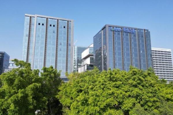 28%市占率登顶全球户储电芯TOP1，H1盈利8亿！鹏辉能源的长期主义持续兑现 
