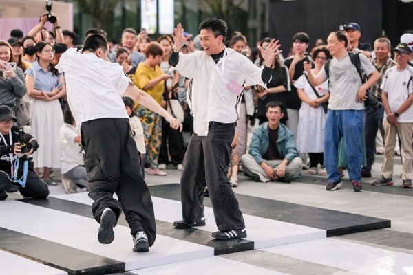 第二届“玩舞成团 DANCE UP!”阿迪达斯高校舞蹈挑战赛点亮上海西岸,打造青年舞蹈盛会 