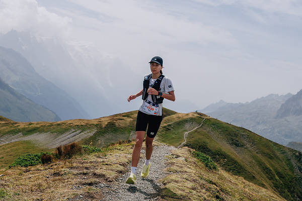 专业同行，共赴更高表现：KOLON SPORT可隆助力签约越野跑运动员邓国敏、金源征战UTMB总决赛 