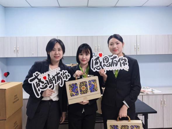 月满中秋 情暖嘉华——广元富力万达嘉华酒店开展中秋员工慰问活动 