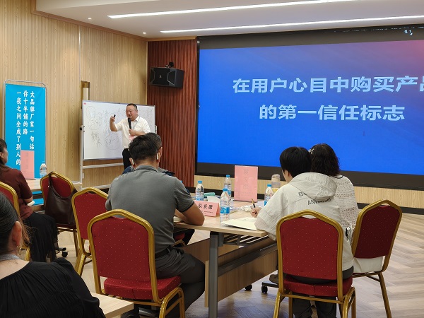 军哥第101期《自有品牌操盘手》上海开讲，为什么它成了全国经销商转型破局的必修课 