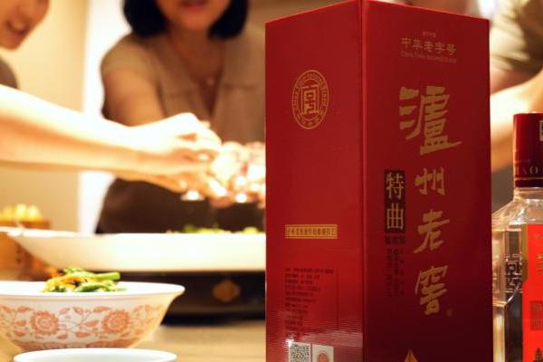 区域精耕，剑指宴席｜泸州老窖特曲大方瓶重磅上市 